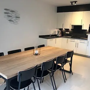 Appartement Allure, Met Zuidgericht Tuintje, Oostende